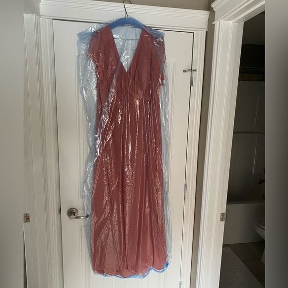 David’s Bridal Bridesmaid Dress 24 in Sedona - Picture 2 of 3